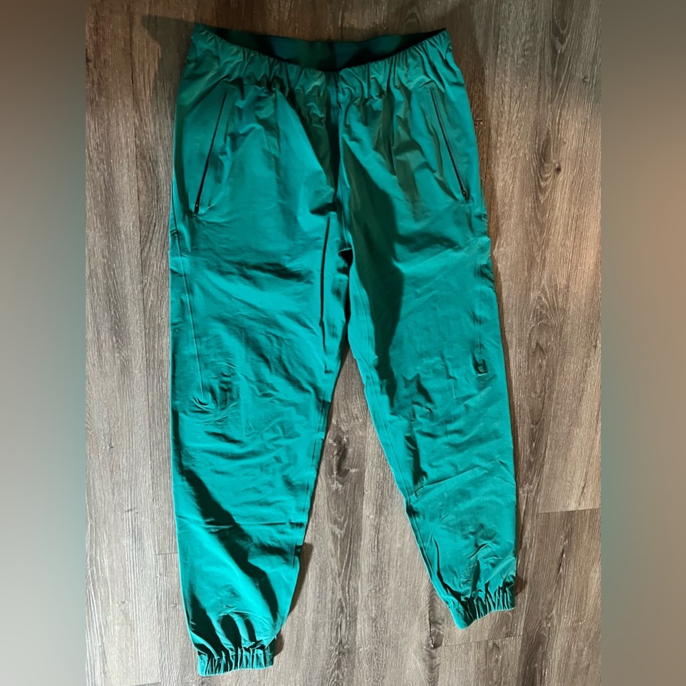 Arc’teryx Veilance Secant Trackpant men’s size small
